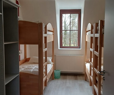 6 Bett Zimmer